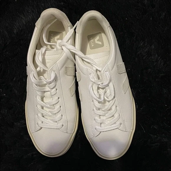 Veja Women's White and Cream Sneakers - Picture 2 of 4